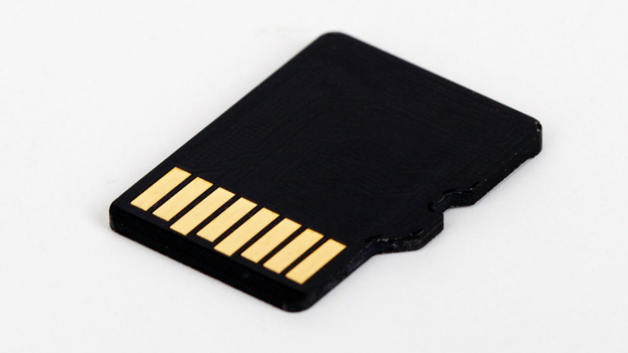 Peticionario Golpeteo Punto de partida Se puede restaurar una tarjeta microSD de Android? | MicroSD dañada