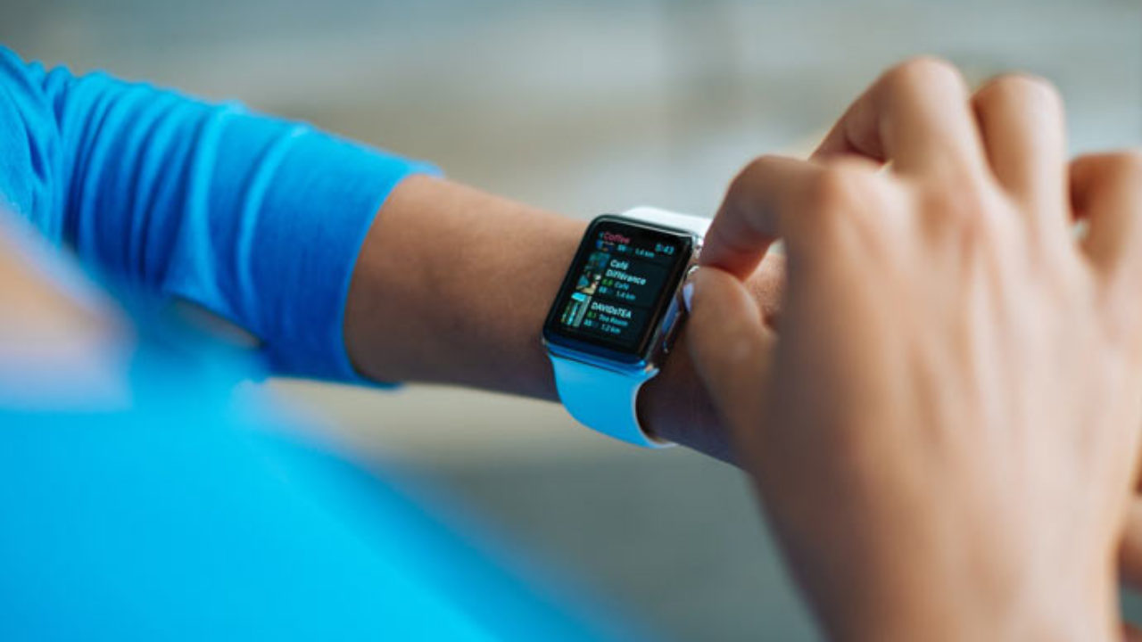 Probamos el Omron HeartGuide: el tensiómetro que quería ser Apple Watch